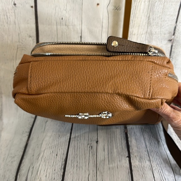 Jessica Simpson brown/tan PVC crossbody bag - Picture 8 of 13
